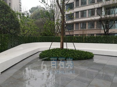 重庆万科十七英里景观坐凳花池现浇水磨石图片